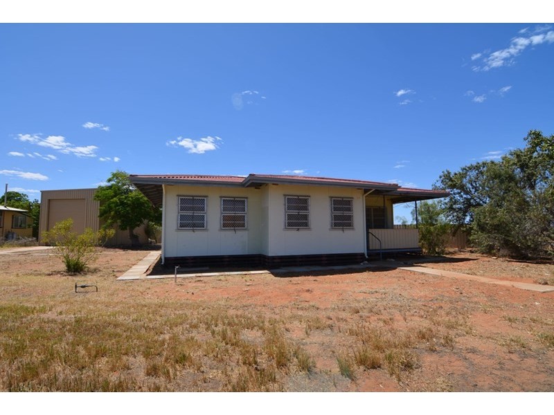 19 Young Street, Carnarvon WA 6701