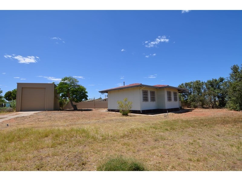 19 Young Street, Carnarvon WA 6701