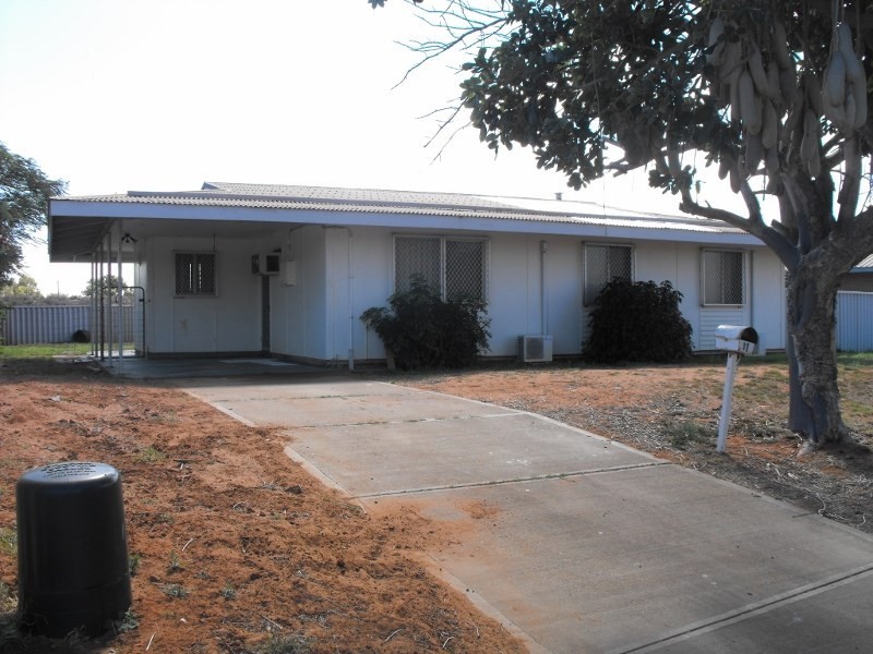 11 Lukis Place, Carnarvon WA 6701