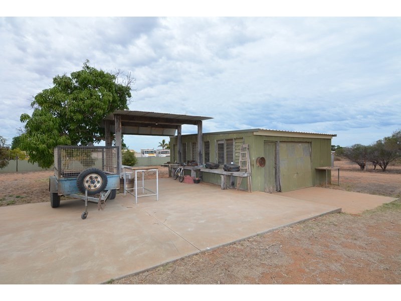 15 Freeman Street, Carnarvon WA 6701