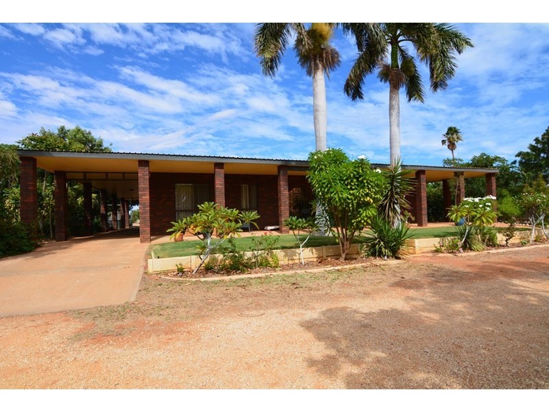 15 Freeman Street, Carnarvon WA 6701