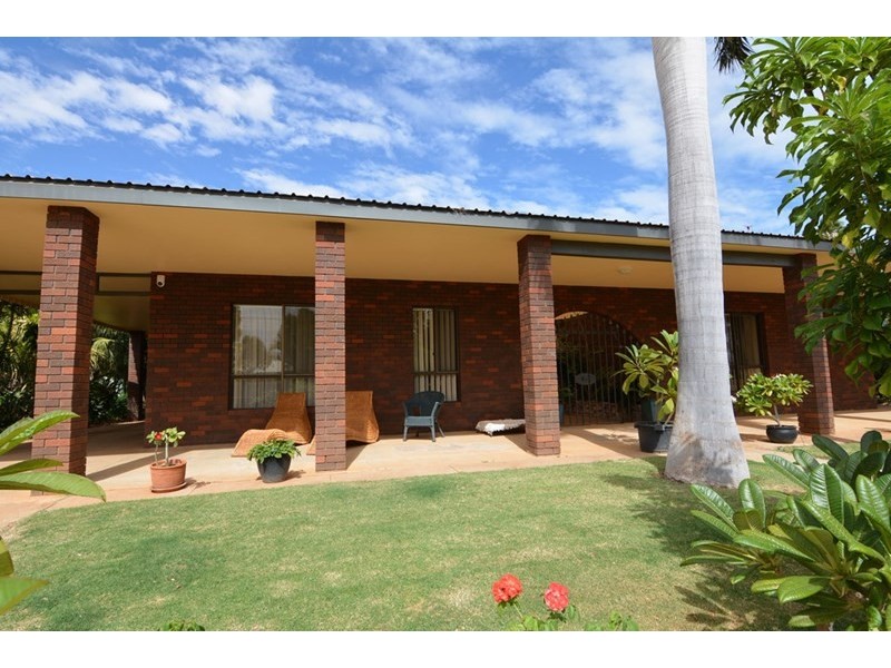 15 Freeman Street, Carnarvon WA 6701