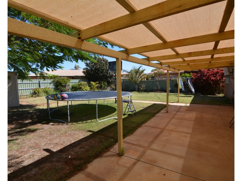 4 Foss Crescent, Carnarvon WA 6701
