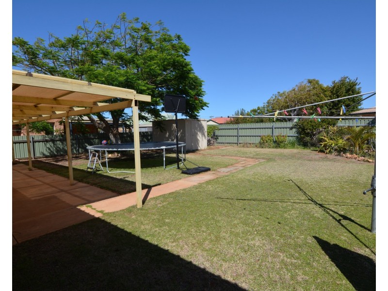 4 Foss Crescent, Carnarvon WA 6701
