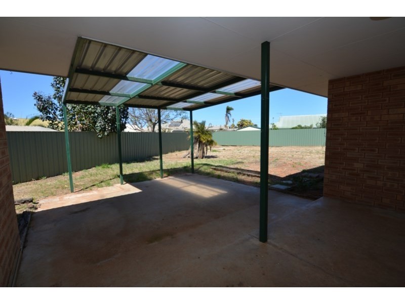 17 Granberry Drive, Carnarvon WA 6701