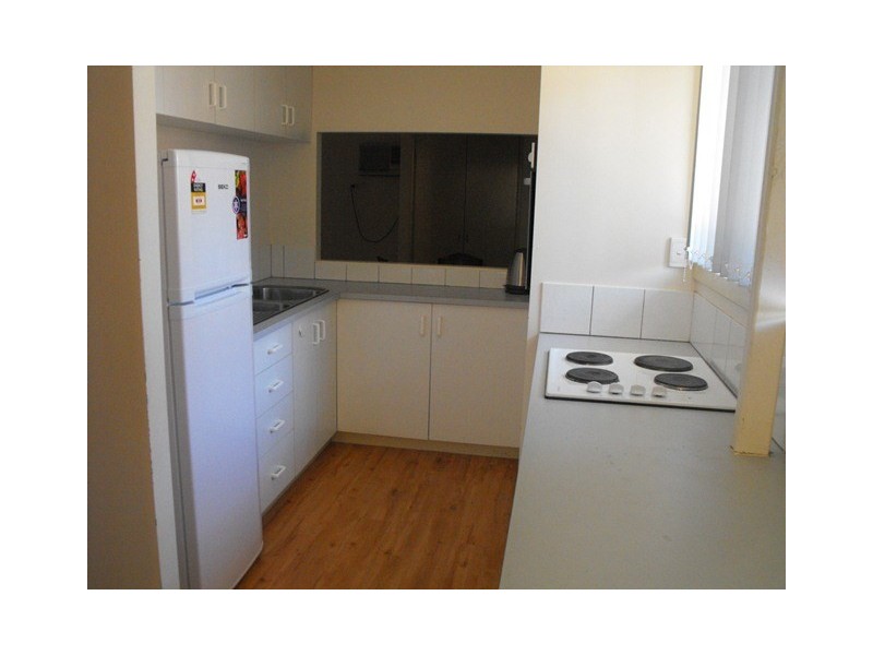 Unit 6, 1 Hearn Place, Carnarvon WA 6701