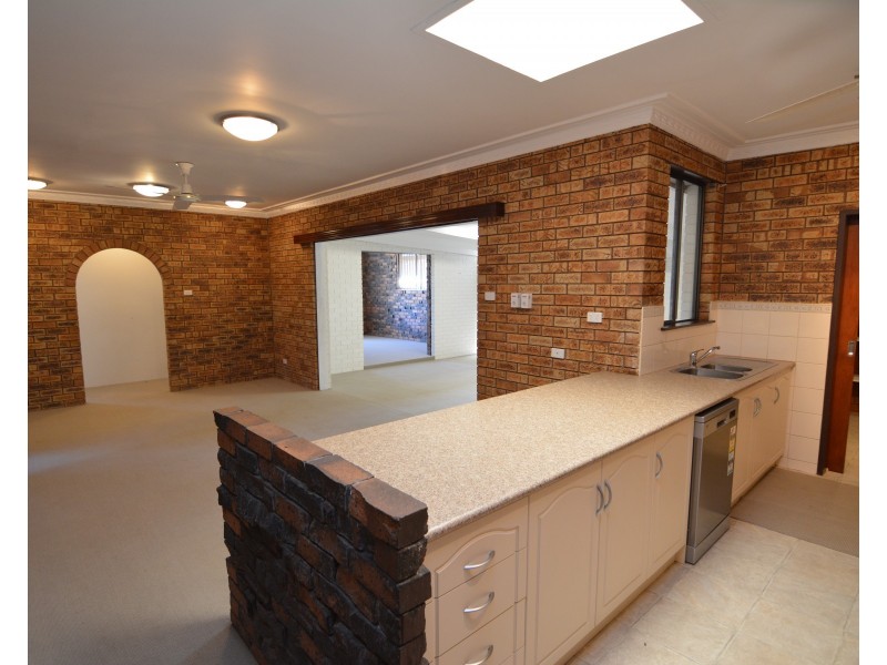 2 Tuckey Court, Carnarvon WA 6701