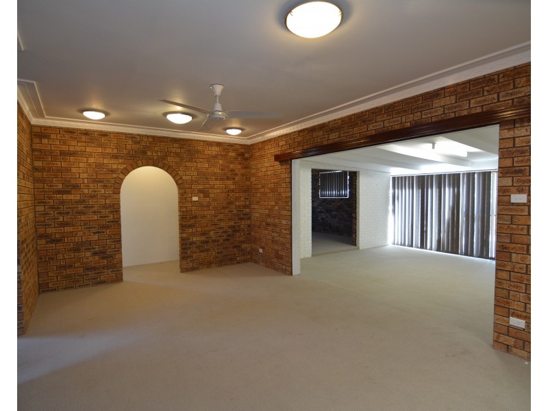 2 Tuckey Court, Carnarvon WA 6701