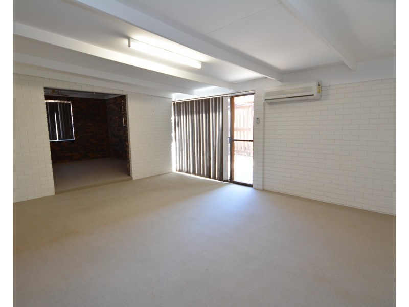 2 Tuckey Court, Carnarvon WA 6701