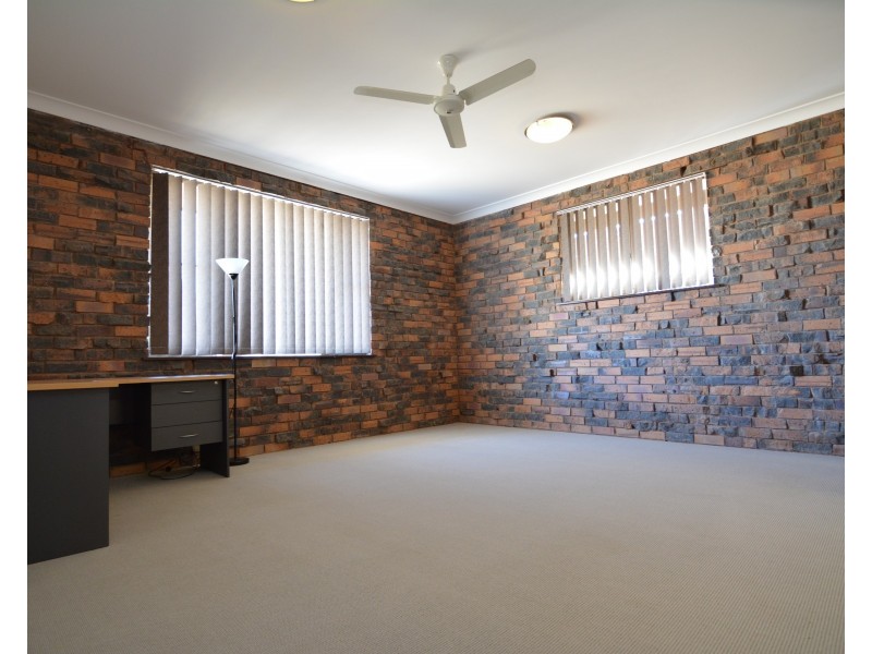 2 Tuckey Court, Carnarvon WA 6701