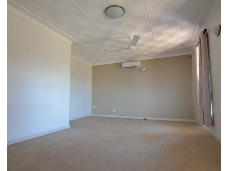 2 Tuckey Court, Carnarvon WA 6701