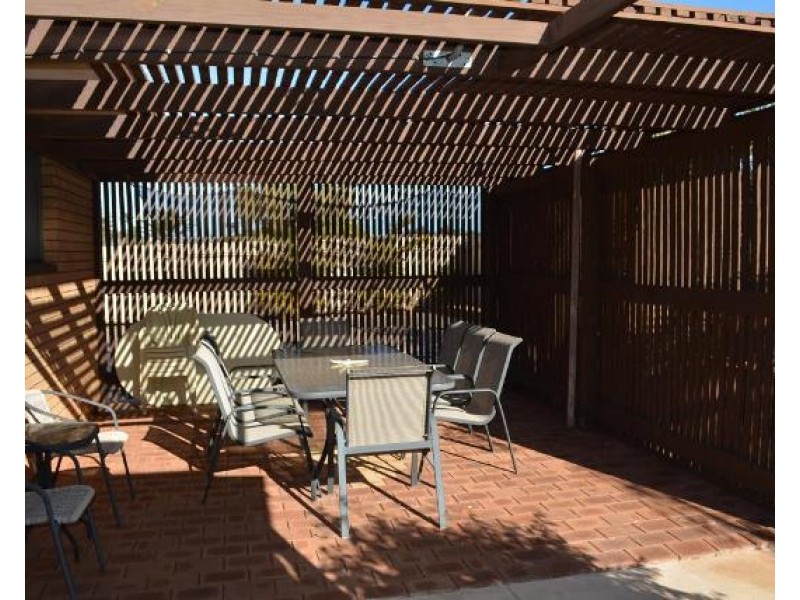 2 Tuckey Court, Carnarvon WA 6701