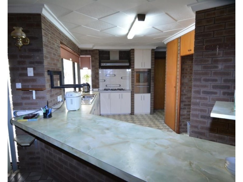 16 Gooch Street, Carnarvon WA 6701