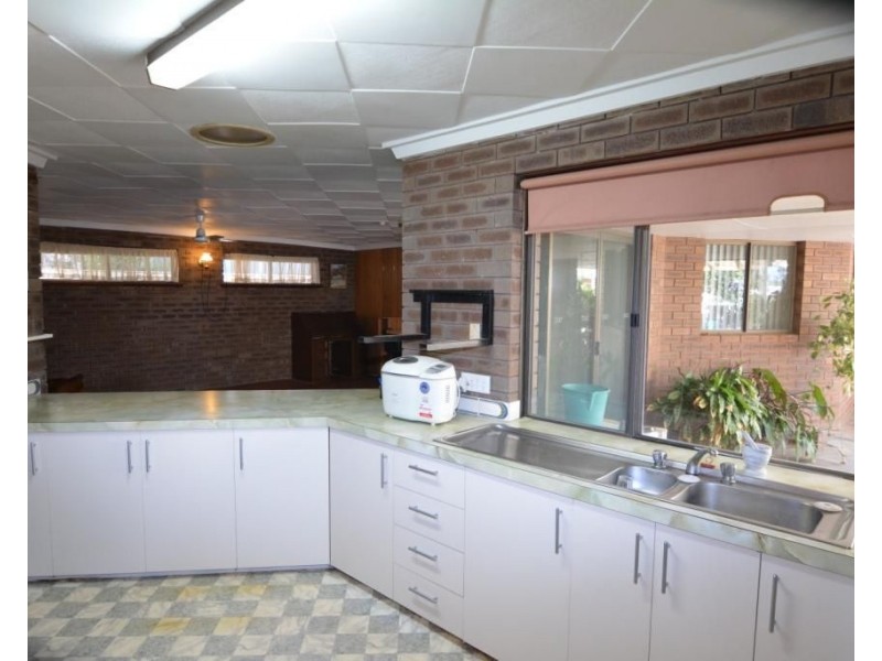 16 Gooch Street, Carnarvon WA 6701