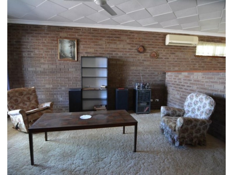 16 Gooch Street, Carnarvon WA 6701