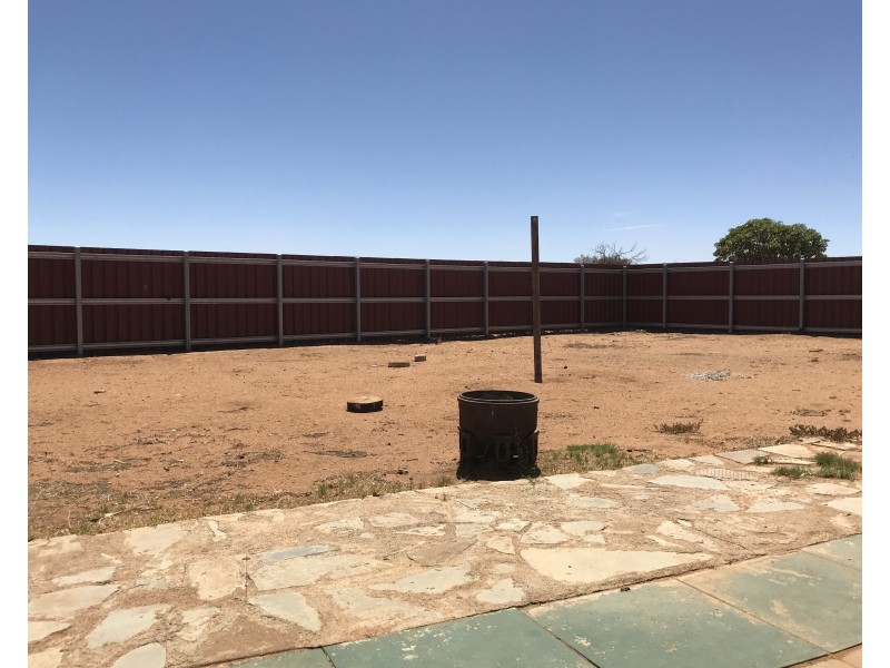 11 Lukis Place, Carnarvon WA 6701