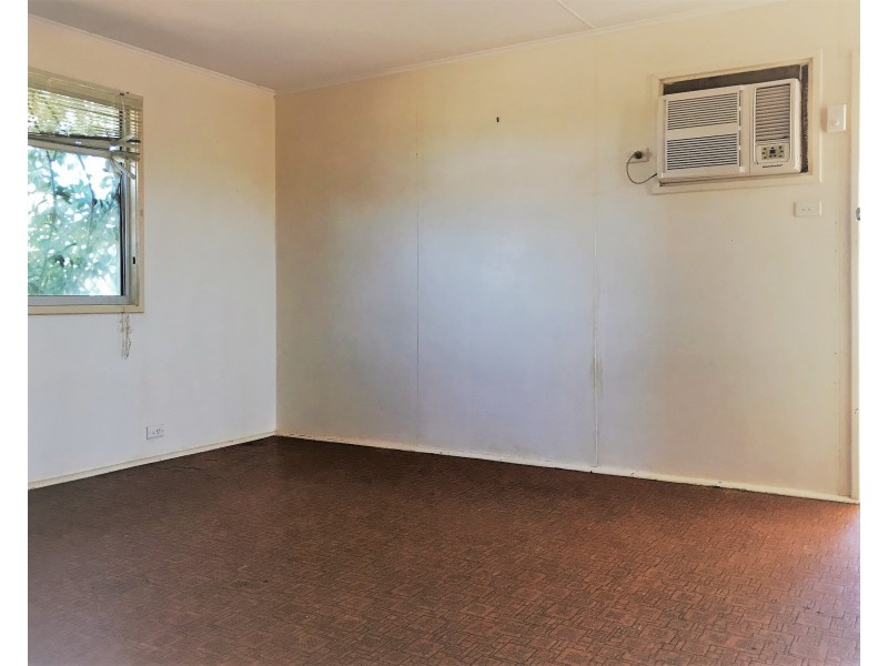11 Lukis Place, Carnarvon WA 6701