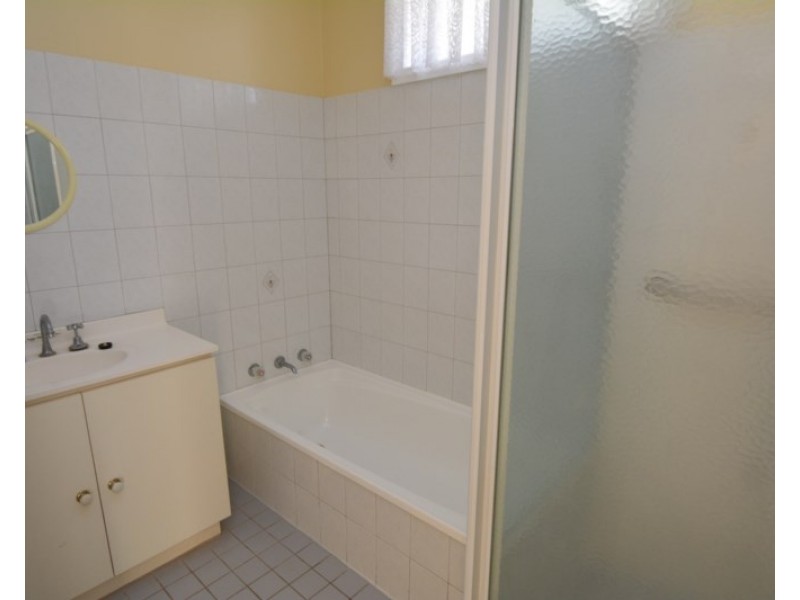 9D Buzolic Court, Carnarvon WA 6701