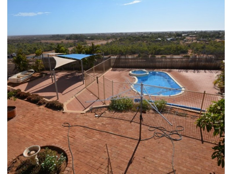 10 Craggs Court, Carnarvon WA 6701