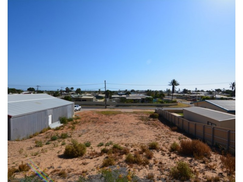 16 McLeod Street, Carnarvon WA 6701