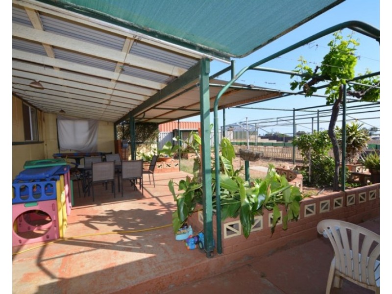 16 McLeod Street, Carnarvon WA 6701