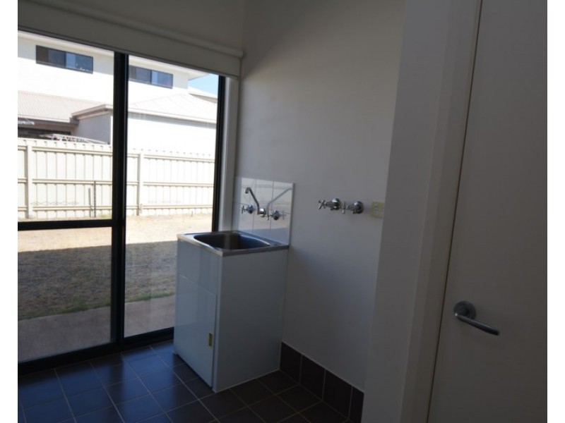 22 Mindirra Crescent, Carnarvon WA 6701