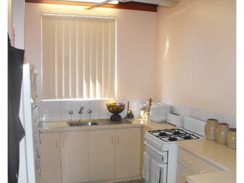 27 Baston Street, Carnarvon WA 6701