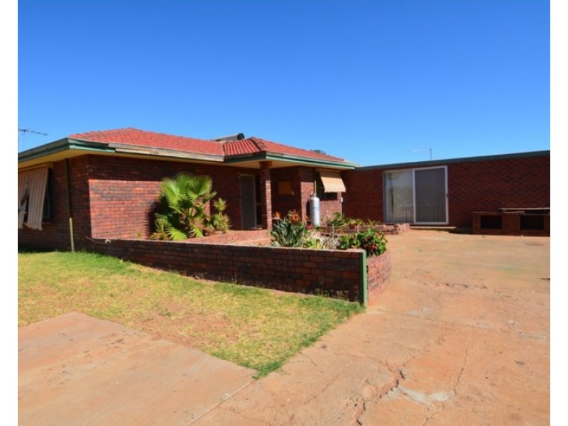10 Shallcross Street, Carnarvon WA 6701