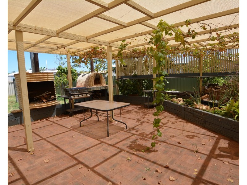 9 Ridley Place, Carnarvon WA 6701