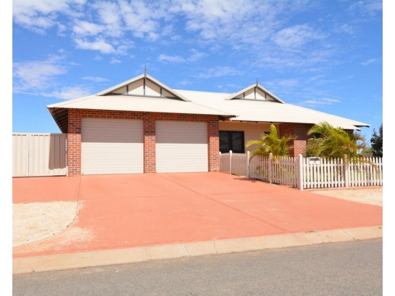 32 Yardi Quays, Carnarvon WA 6701