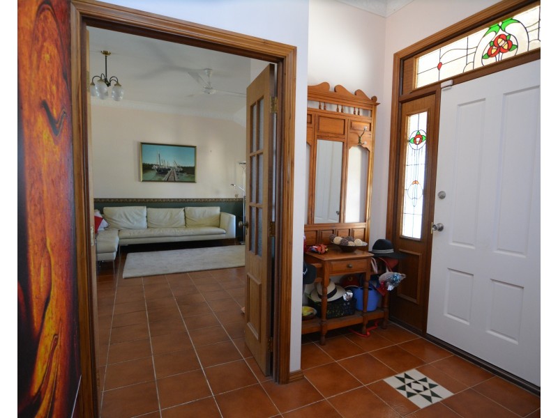 2 Bird Street, Carnarvon WA 6701