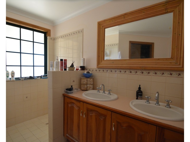 2 Bird Street, Carnarvon WA 6701