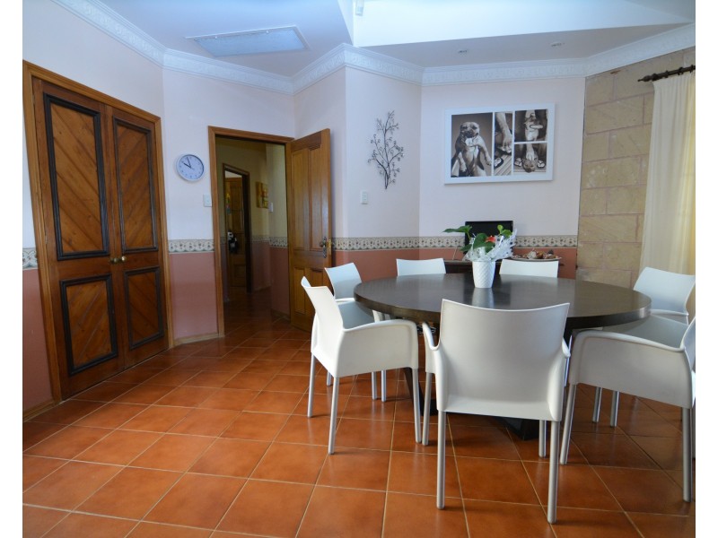 2 Bird Street, Carnarvon WA 6701