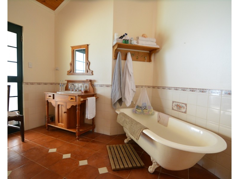 2 Bird Street, Carnarvon WA 6701