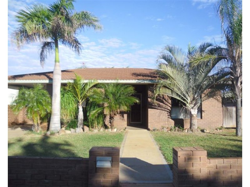 13 Bibra Way, Carnarvon WA 6701