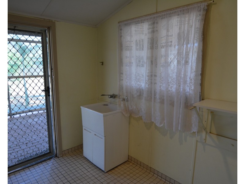 8 Lukis Place, Carnarvon WA 6701