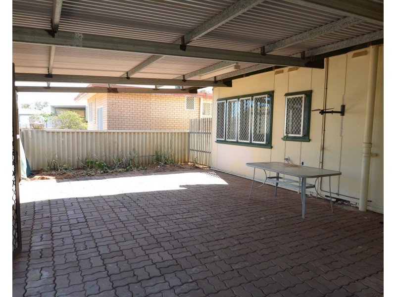 8 Lukis Place, Carnarvon WA 6701