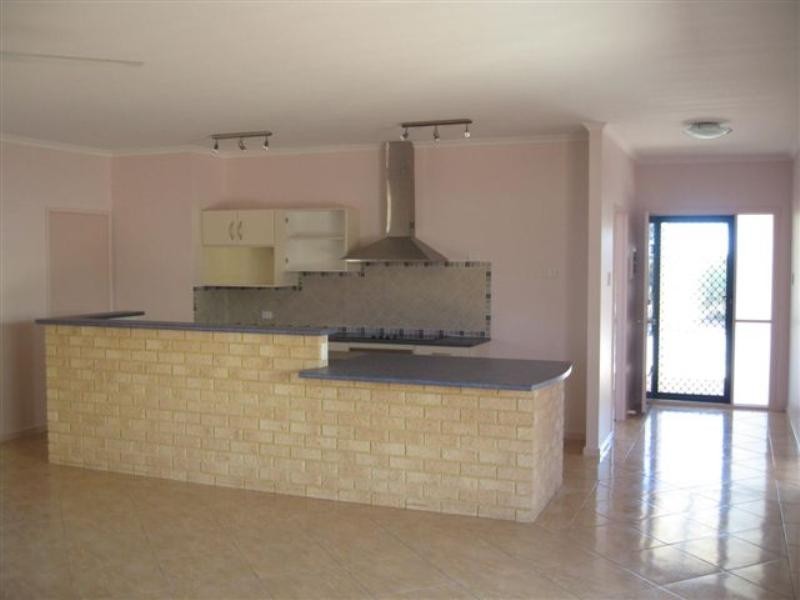 4 Mindirra Crescent, Carnarvon WA 6701