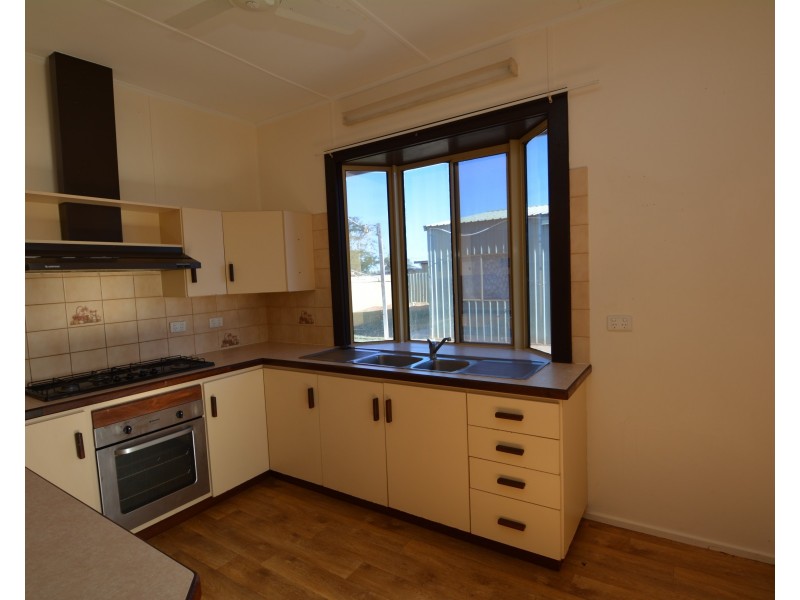 27 Dempster Road, Carnarvon WA 6701