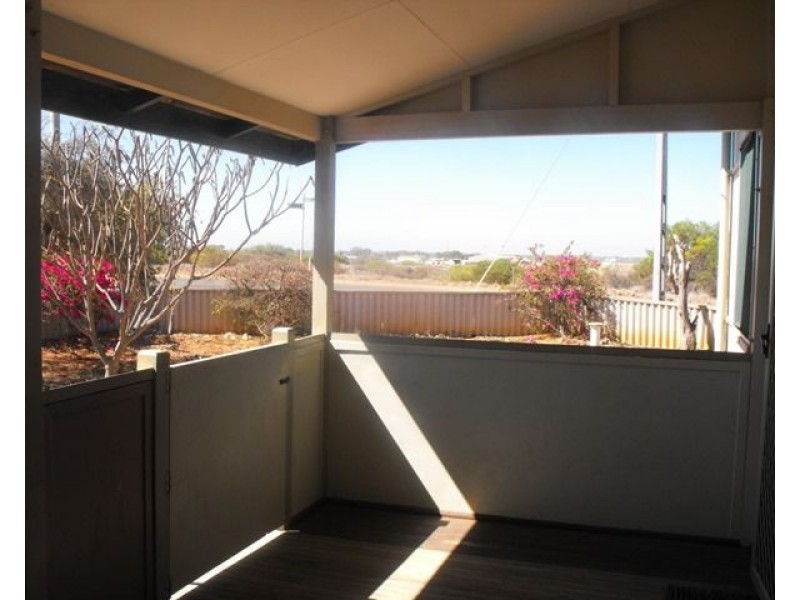 1 Fenner Street, Carnarvon WA 6701