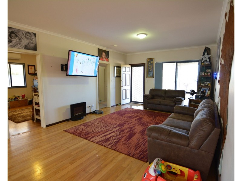 11 Finnerty Street, Carnarvon WA 6701