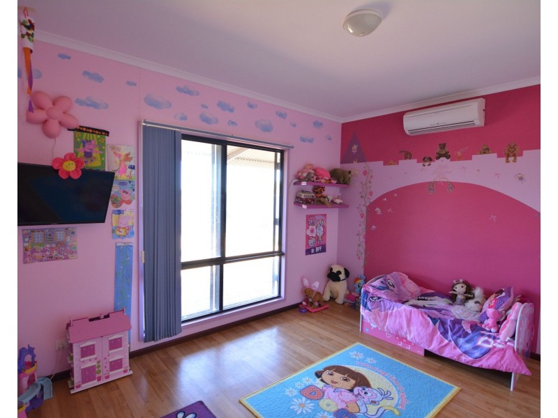 11 Finnerty Street, Carnarvon WA 6701