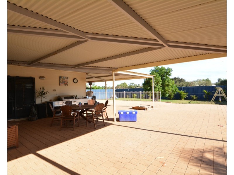 11 Finnerty Street, Carnarvon WA 6701