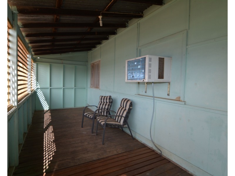 4 Crossland Street, Carnarvon WA 6701