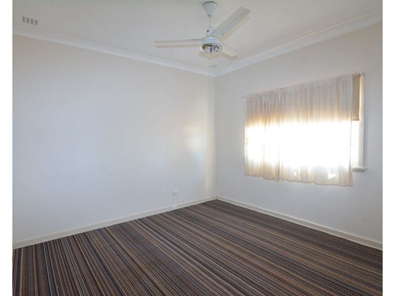 4 Crossland Street, Carnarvon WA 6701