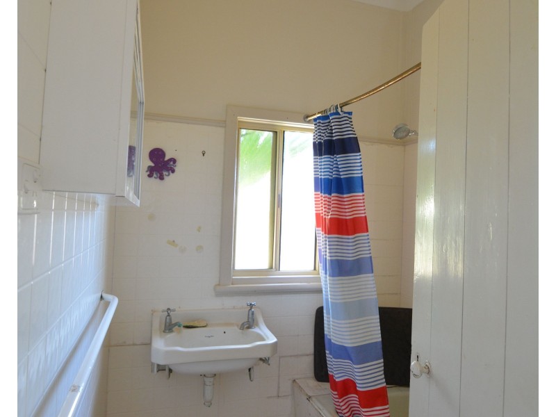 4 Crossland Street, Carnarvon WA 6701