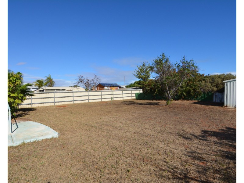 4 Crossland Street, Carnarvon WA 6701