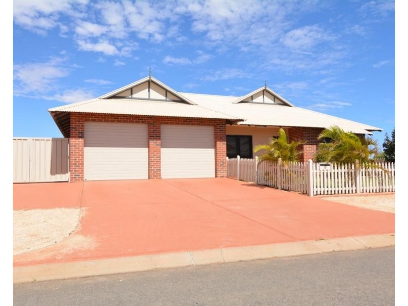 32 Yardi Quays, Carnarvon WA 6701
