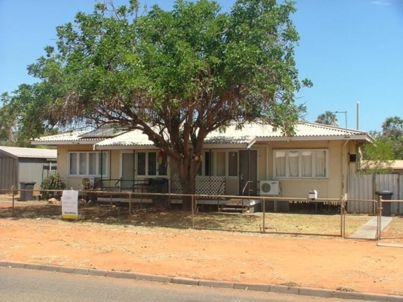3A and B Richards Street, Carnarvon WA 6701