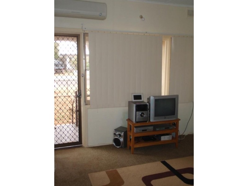 3A and B Richards Street, Carnarvon WA 6701